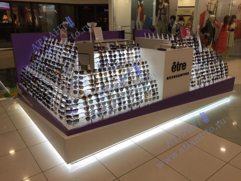 Остров открытой выкладки оптики в ТРЦ «Фестиваль»