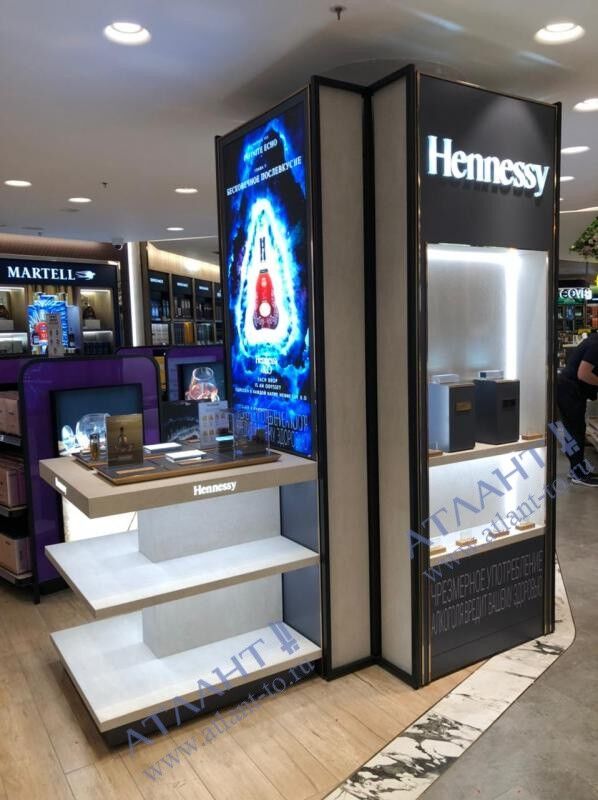 Корнер HENNESSY в Пулково