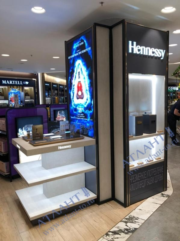 Корнер HENNESSY в Пулково